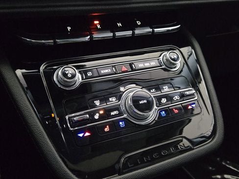 Used 2022 Lincoln Corsair AWD w/ Premium Package image 27