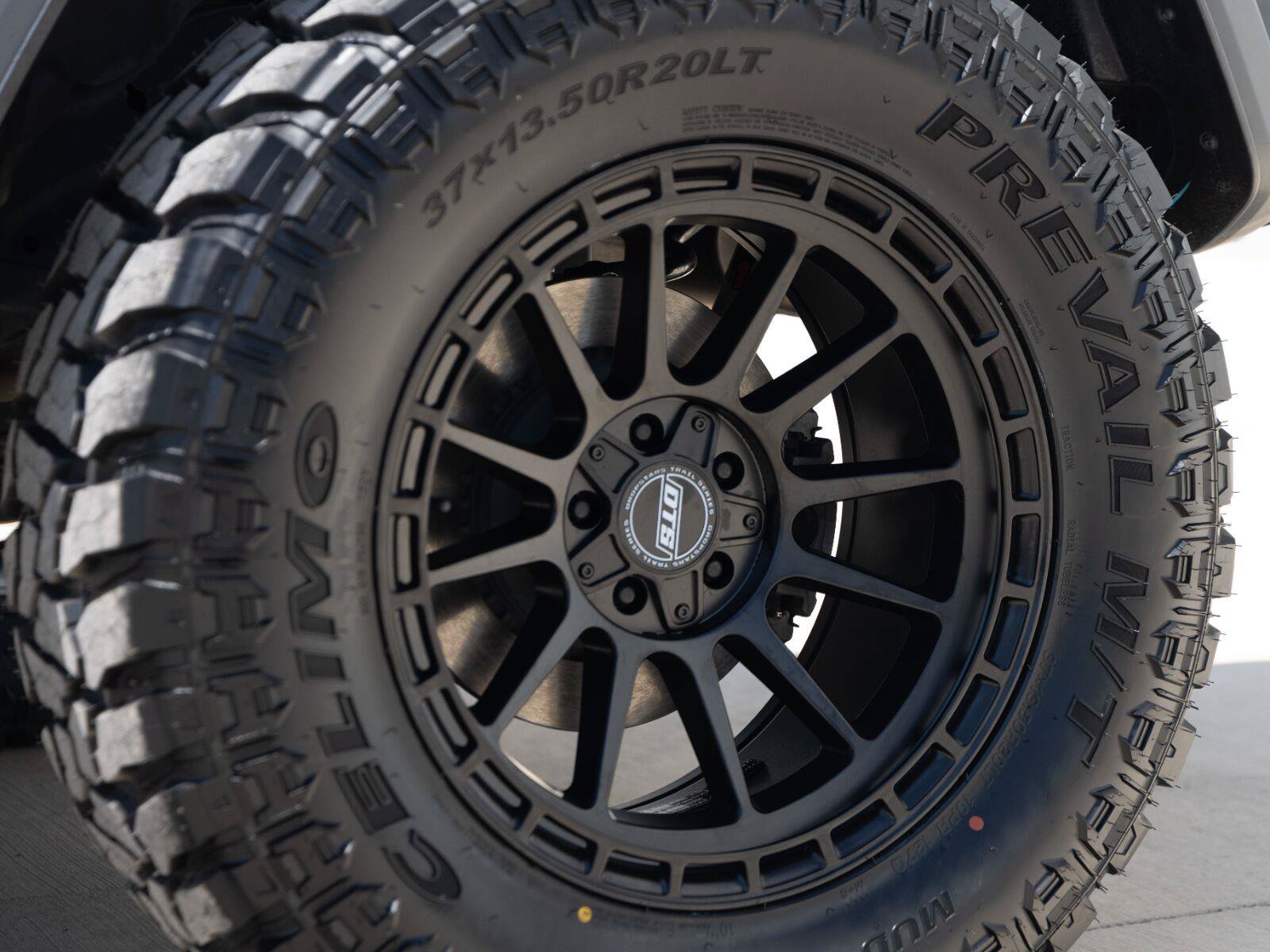 Used 2023 Jeep Wrangler Unlimited Sahara AWD/4WD image 13