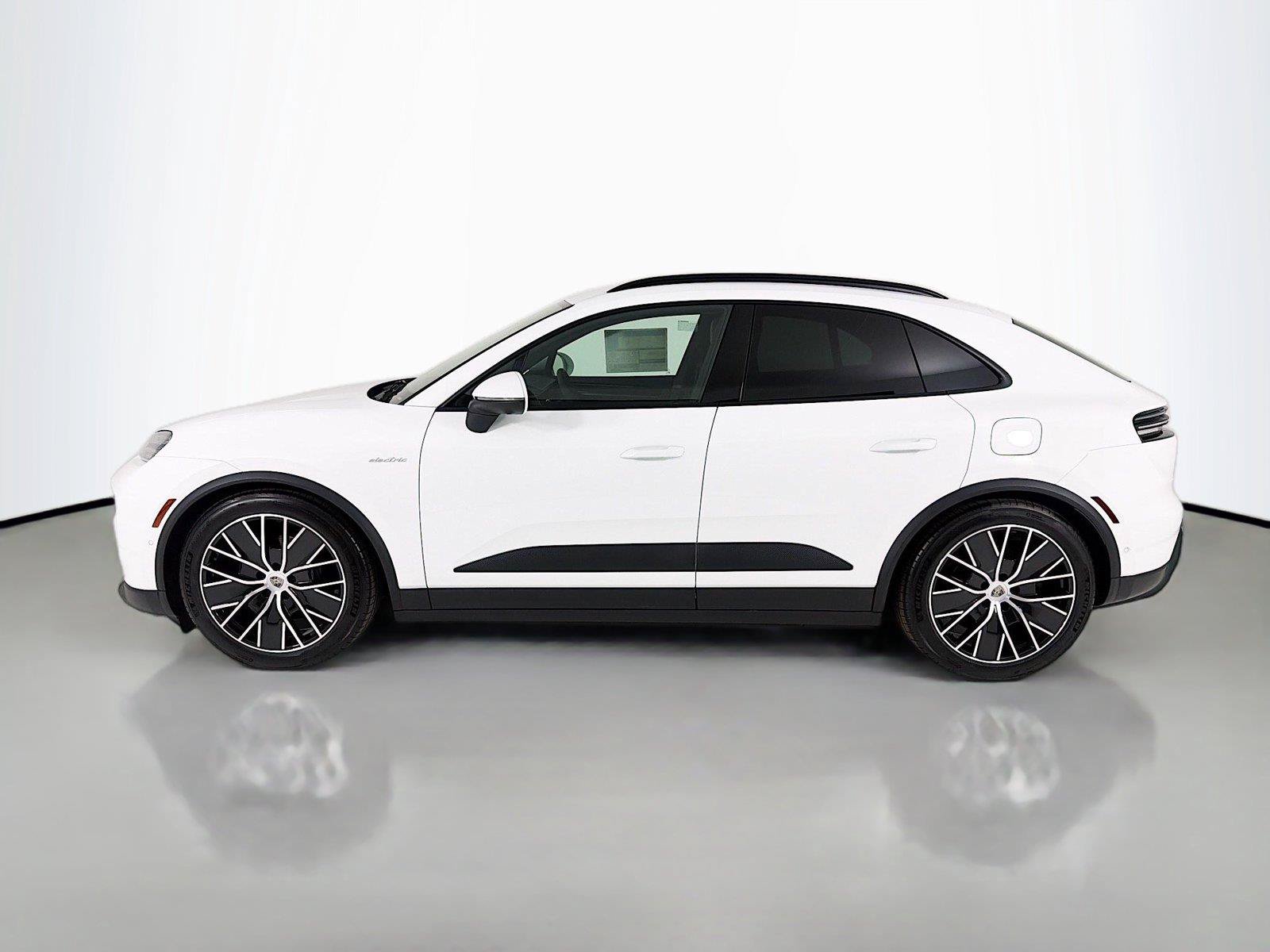 Used 2026 Porsche Macan Electric RWD image 2