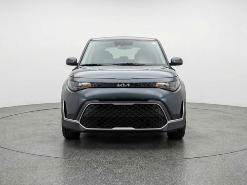 Used 2025 Kia Soul LX w/ LX Technology Package FWD image 2