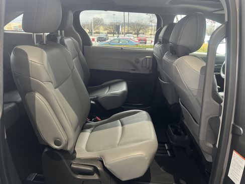 Certified 2024 Toyota Sienna XLE image 15