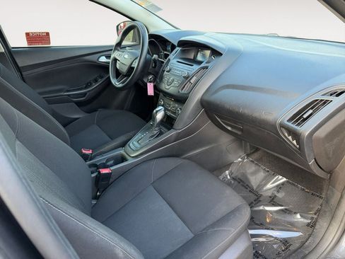 Used 2015 Ford Focus SE FWD image 26