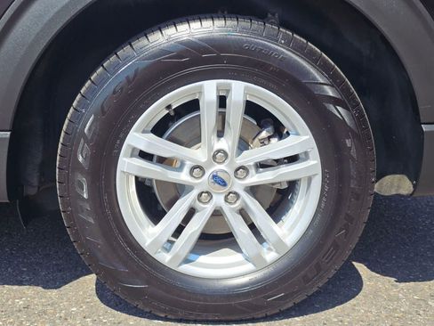 Used 2021 Ford Explorer XLT w/ Equipment Group 202A AWD/4WD image 8