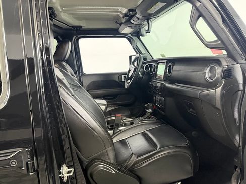 Used 2023 Jeep Wrangler Unlimited Sahara w/ Cold Weather Group AWD/4WD image 30