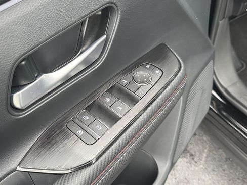 Used 2026 Nissan Kicks SR w/ SR Premium Package FWD image 23