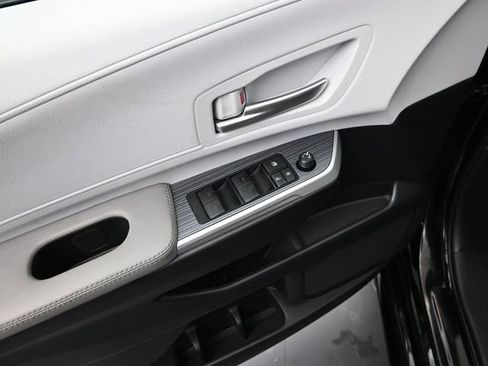 Certified 2025 Toyota Sienna XLE image 26