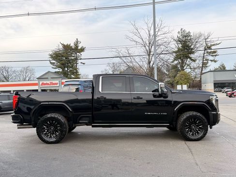 Used 2024 GMC Sierra 2500 Denali Ultimate image 5