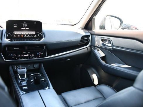 Used 2023 Nissan Rogue SL w/ SL Premium Package FWD image 24