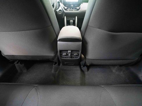 Used 2025 Toyota Corolla Cross AWD Hybrid w/ Moonroof Package image 22