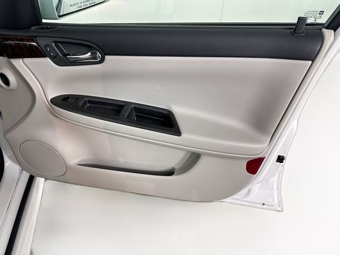 Used 2014 Chevrolet Impala Limited LS FWD image 30