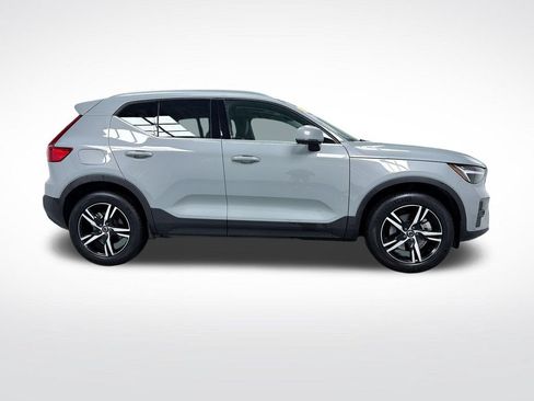 Used 2025 Volvo XC40 B5 Core AWD/4WD image 10