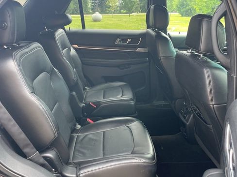 Used 2016 Ford Explorer Limited w/ Equipment Group 301A AWD/4WD image 12
