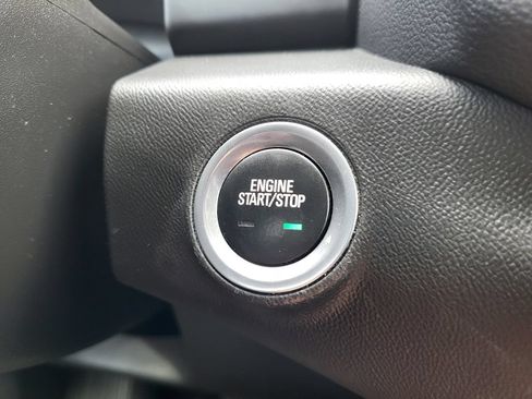 Used 2024 GMC Terrain SLE AWD/4WD image 17