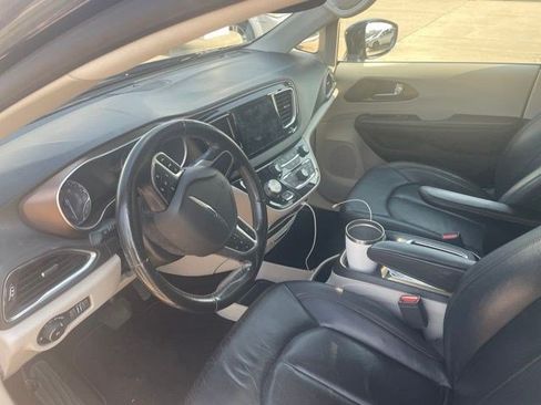 Certified 2019 Chrysler Pacifica Touring-L Plus w/ Advanced Safetytec Group FWD image 2