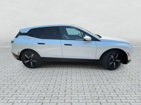 Used 2024 BMW iX xDrive50 w/ Sport Package AWD/4WD image 9