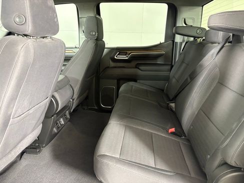 Used 2025 Chevrolet Silverado 1500 LT RWD image 38
