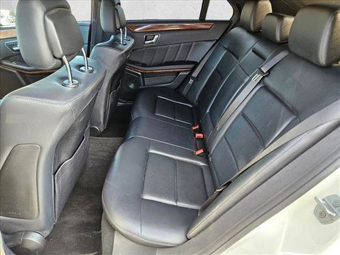 Used 2010 Mercedes-Benz E 350 4MATIC Sedan image 19