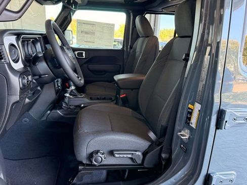 New 2026 Jeep Gladiator Sport image 17