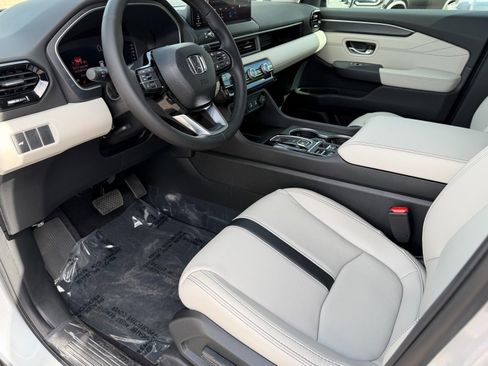New 2026 Honda Pilot Touring image 18