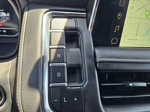 Used 2024 GMC Yukon AT4 w/ AT4 Premium Plus Package AWD/4WD image 15