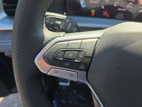 New 2026 Volkswagen Tiguan SE R-Line image 22