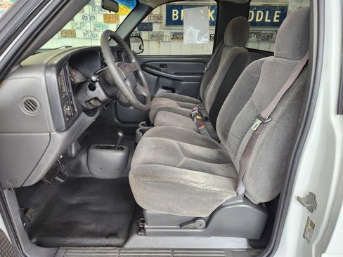 Used 2005 Chevrolet Silverado 2500 W/T image 4