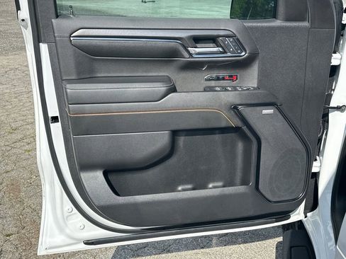 Used 2024 GMC Sierra 1500 AT4 w/ Technology Package image 11