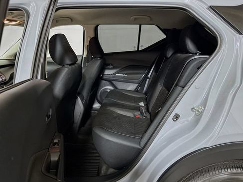 Used 2024 Nissan Kicks SV w/ Interior Electronics Package FWD image 20
