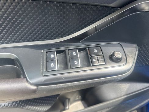 Used 2018 Toyota C-HR XLE FWD image 31