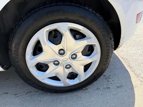 Used 2012 Ford Fiesta SE image 16