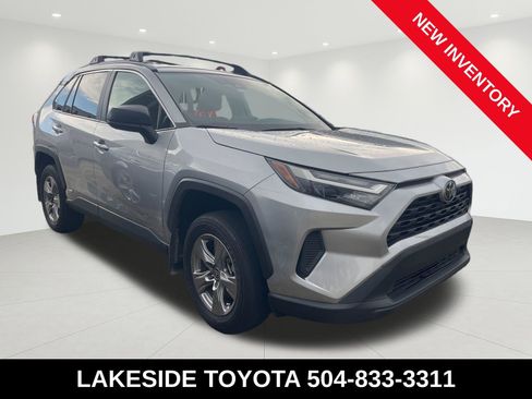 Used 2025 Toyota RAV4 LE AWD/4WD image 5