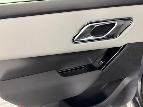 Certified 2025 Land Rover Range Rover Velar Dynamic SE image 22