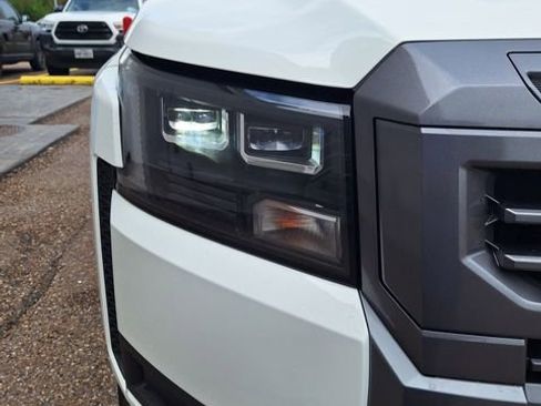 New 2026 Nissan Frontier SV RWD image 9