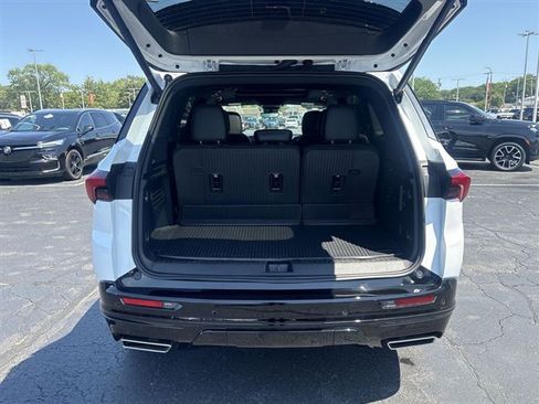 Used 2026 Buick Enclave Sport Touring w/ Power Package AWD/4WD image 27