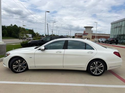 Used 2017 Mercedes-Benz S 550e w/ Premium Package image 4