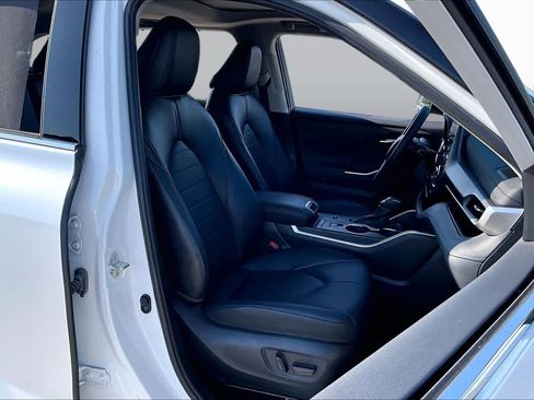 Used 2022 Toyota Highlander XLE FWD image 8
