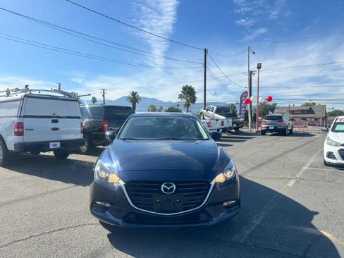Used 2018 MAZDA MAZDA3 Touring FWD image 14