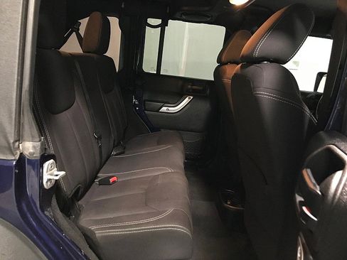 Used 2013 Jeep Wrangler Unlimited Rubicon w/ Connectivity Group image 17