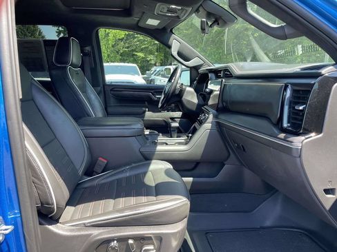 Used 2023 GMC Sierra 1500 AT4X AWD/4WD image 15