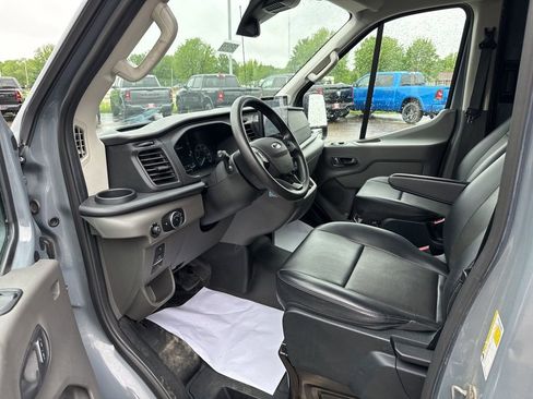 Used 2022 Ford Transit 150 Medium Roof AWD image 11