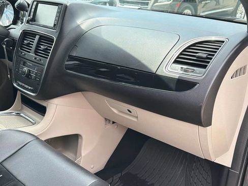 Used 2015 Dodge Grand Caravan SXT FWD image 23