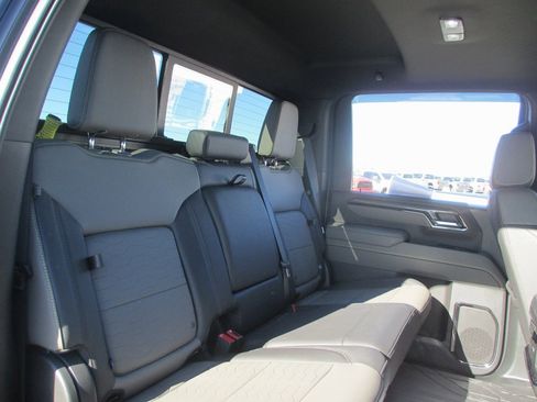 Certified 2025 Chevrolet Silverado 2500 ZR2 w/ Technology Package image 24