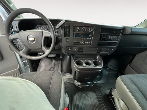 Used 2018 Chevrolet Express 2500 w/ Driver Convenience Package RWD image 11