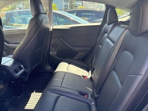 Used 2021 Tesla Model Y Long Range image 8