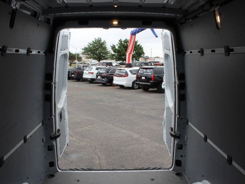Used 2025 Mercedes-Benz Sprinter 2500 image 13