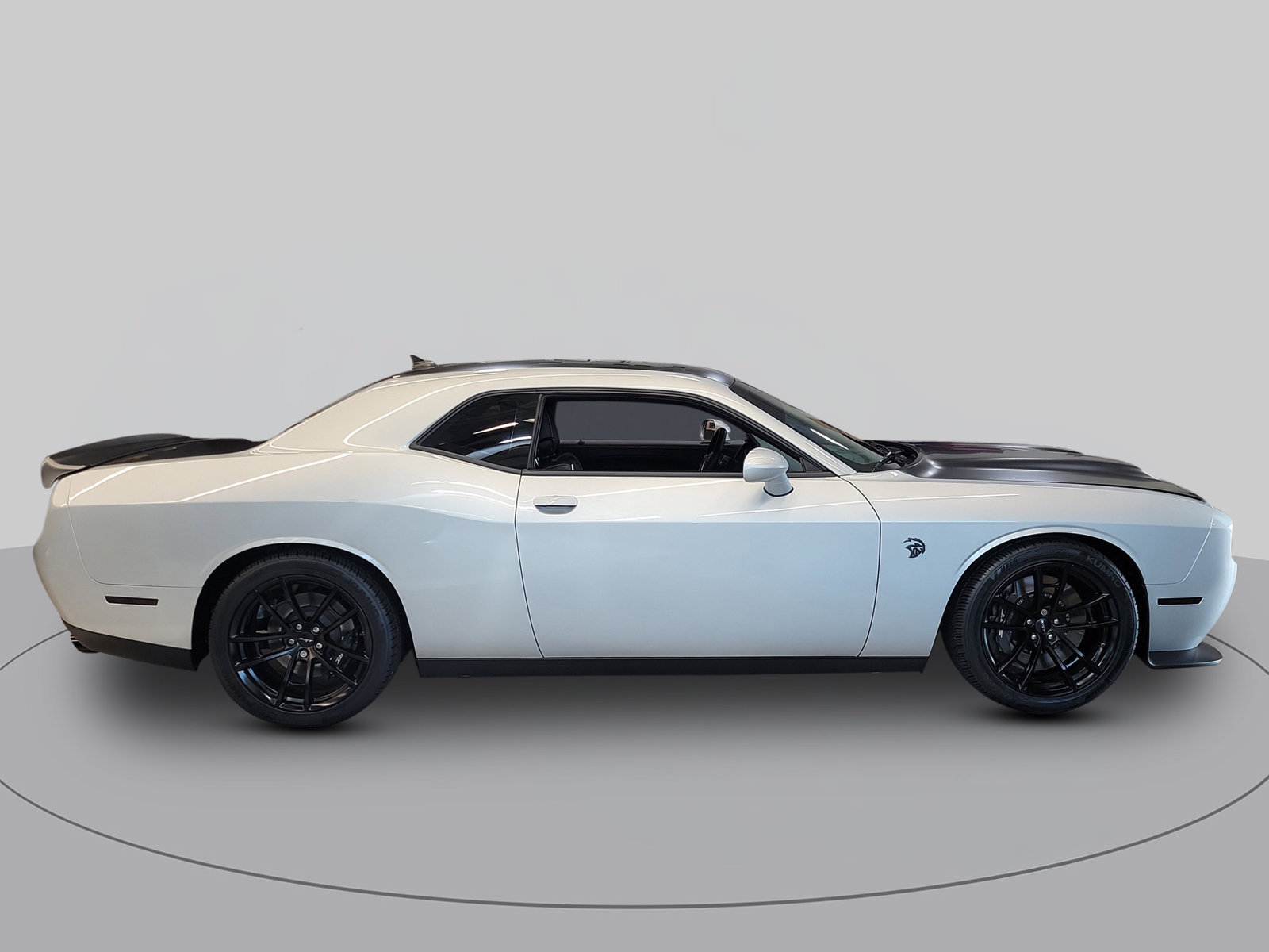 Used 2023 Dodge Challenger SRT Hellcat RWD image 2