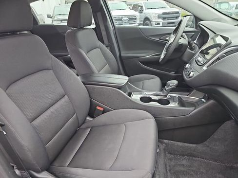 Used 2025 Chevrolet Malibu LT image 11