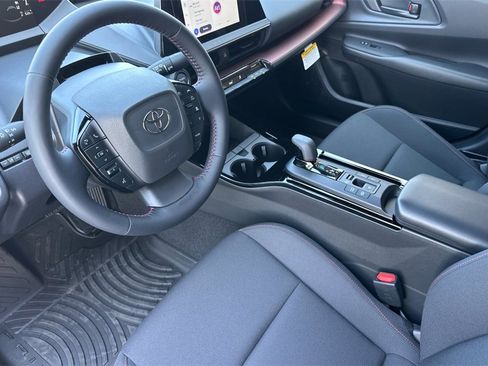 New 2026 Toyota Prius SE image 10