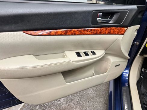 Used 2010 Subaru Legacy 2.5GT Limited image 11