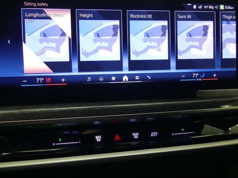 Used 2023 BMW i7 xDrive60 AWD/4WD image 19